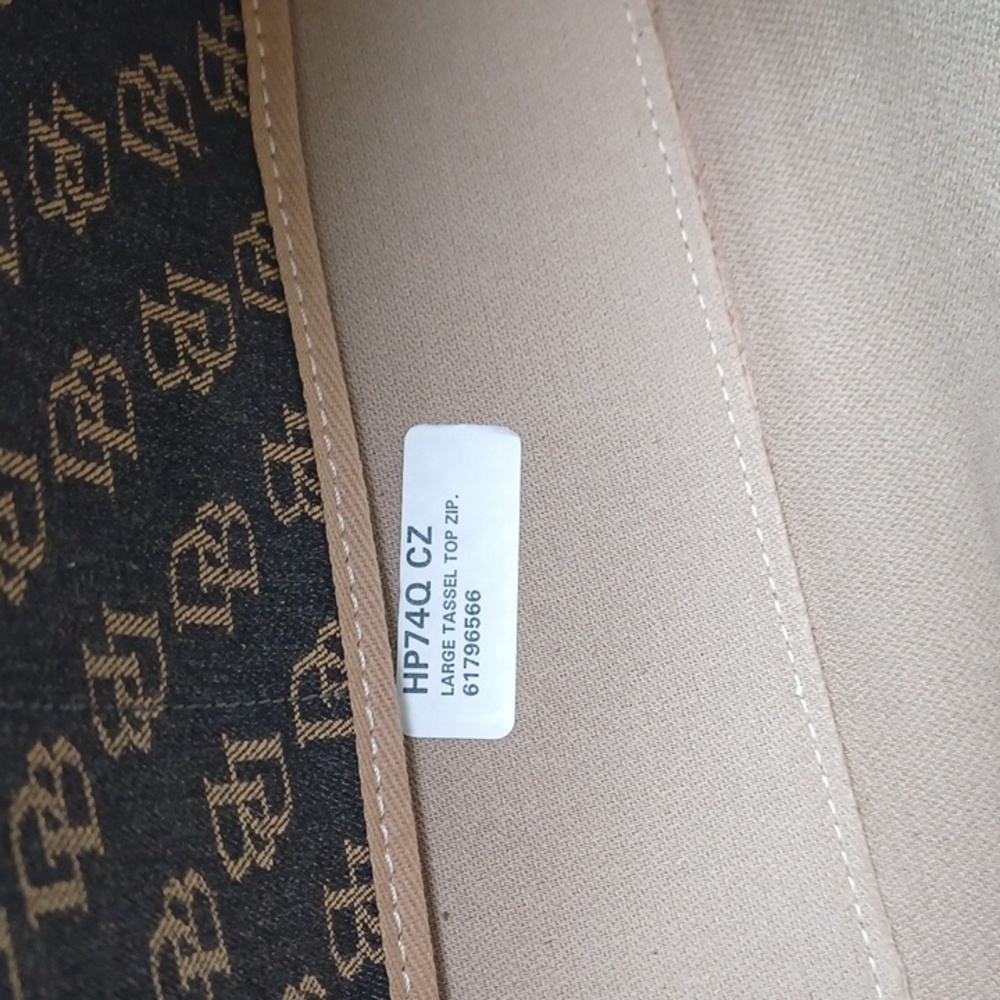 Dooney & Bourke Large Tassel Top Zip NWOT - Picture 11 of 13